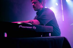 DESCHAMPS (dj set)